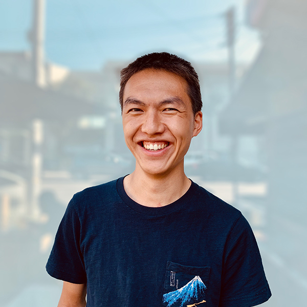 Portrait photo of 2021 scholarship recipient Keenan Ngo