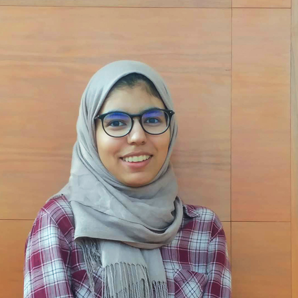 Portrait photo of 2021 scholarship recipient Masooma Tahir