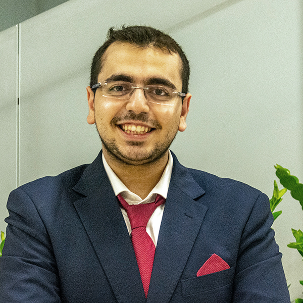 Portrait photo of 2021 scholarship recipient Yuzan Zamel