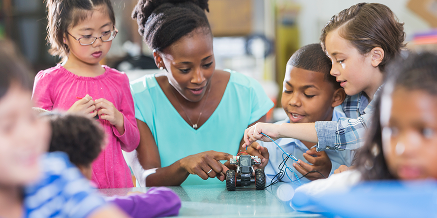 Image of teachers and children for STEM article 4x2