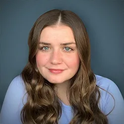 Annalise Gignac headshot