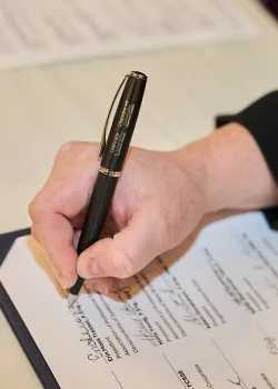 la signature du document de collaboration